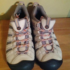 Keen men's hiking shoes size 11